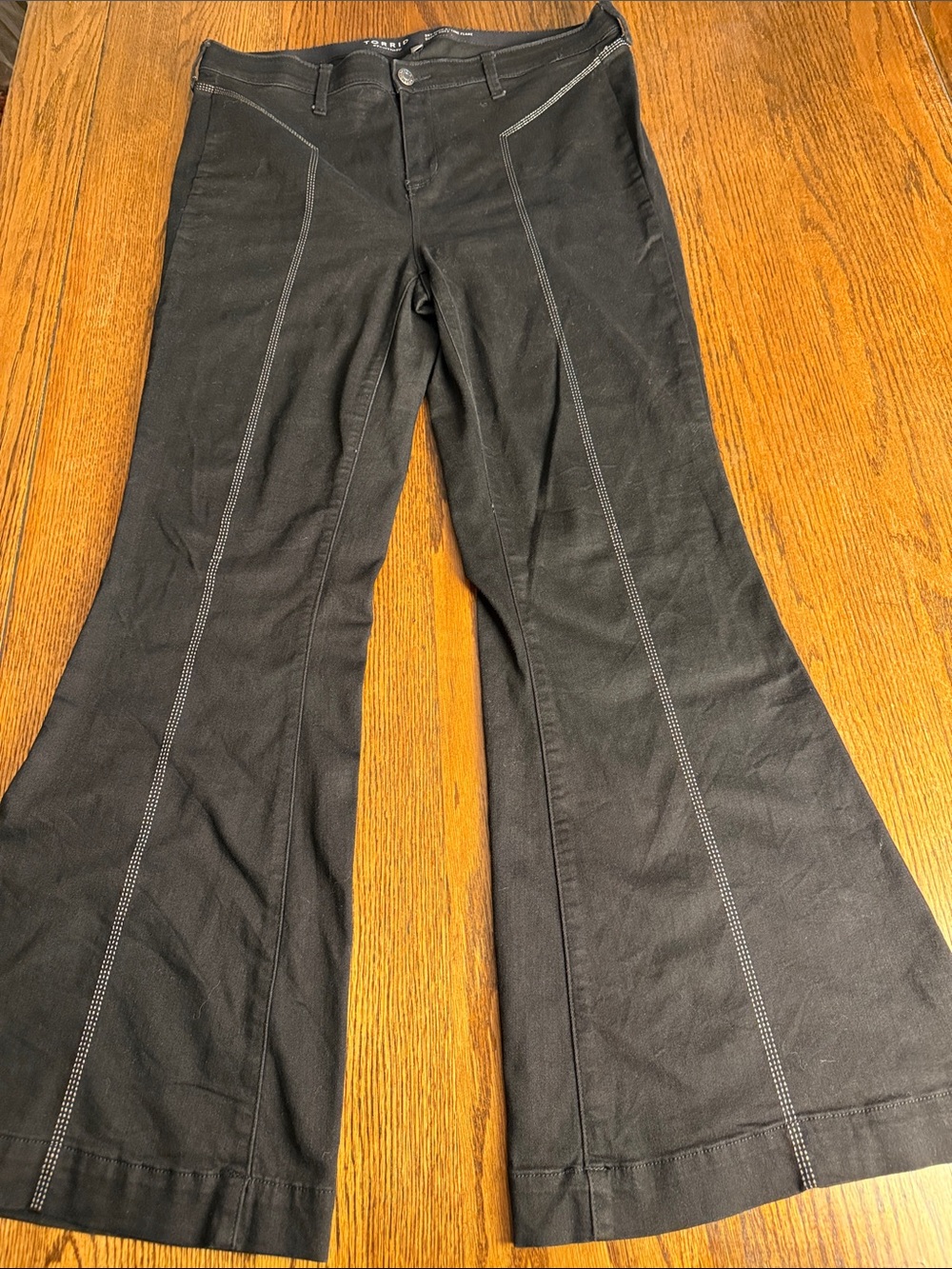 Torrid Sky High A-Line Flare Jeans Black Contrast Stitch 16 Tall